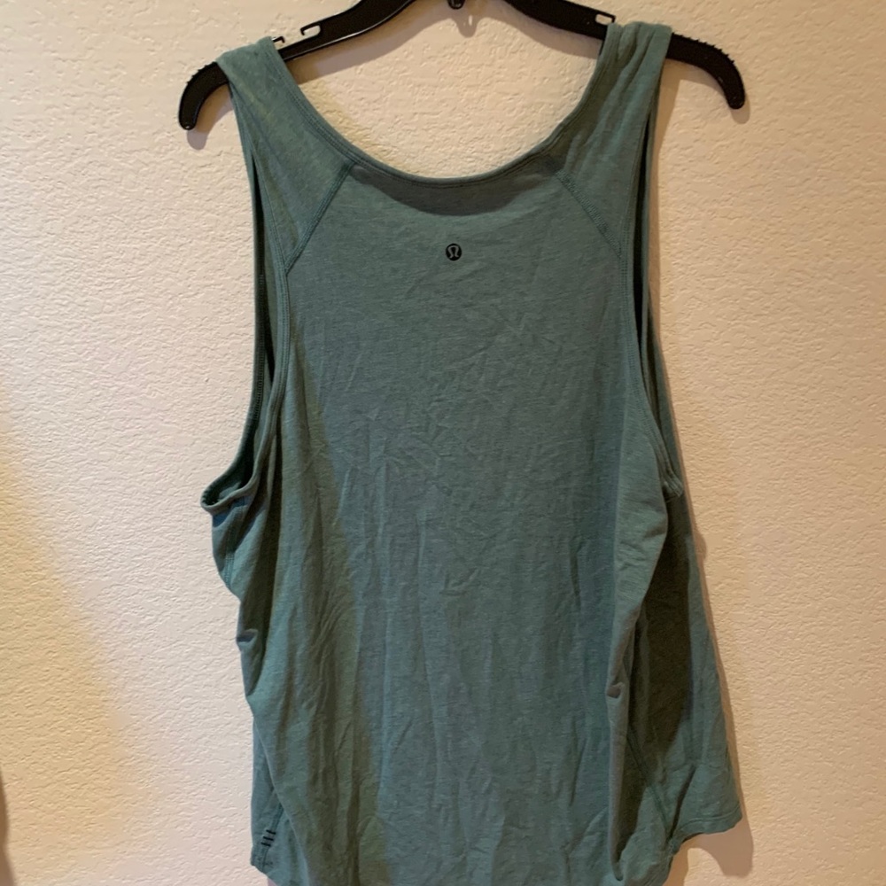 Green lululemon tank